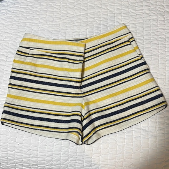 LOFT black and yellow shorts size 6 - Picture 2 of 4